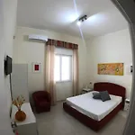 Cafe' Fausu Bed & Breakfast
