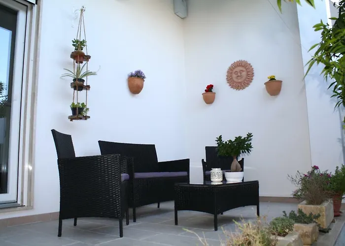 Cafe' Fausu Bed & Breakfast 3*